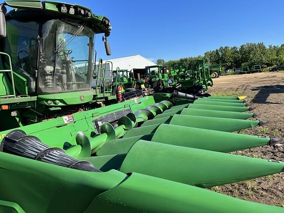 Image of John Deere C8R Image 0
