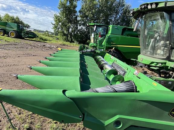 Image of John Deere C8R Image 1