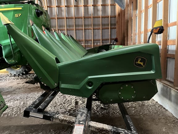 2023 John Deere C8R Equipment Image0