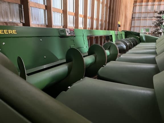 Image of John Deere C8R equipment image 3