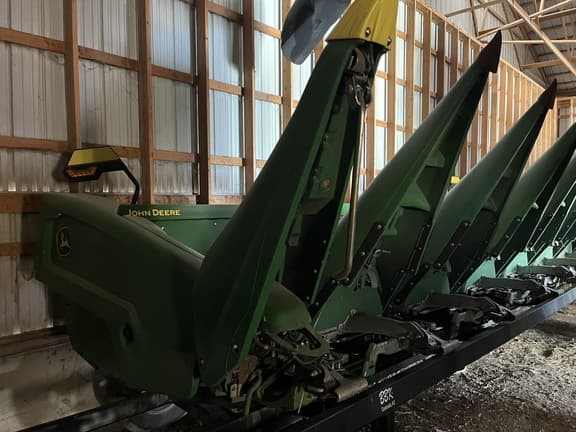 Image of John Deere C8R equipment image 1