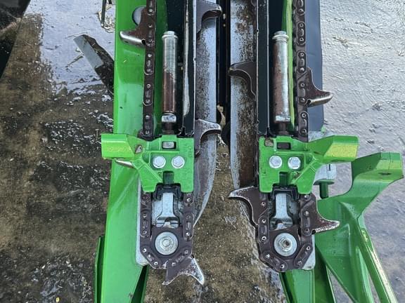 Image of John Deere C8R equipment image 1