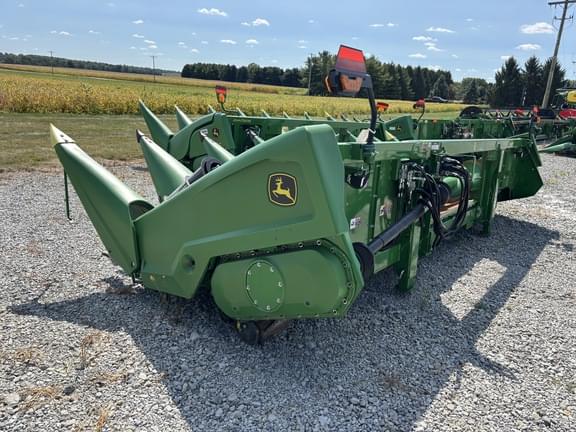 Image of John Deere C8R equipment image 2