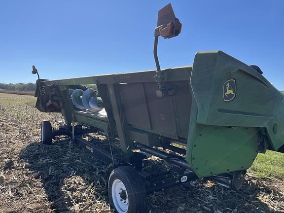 Image of John Deere C8R equipment image 4