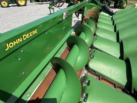 Image of John Deere C8R equipment image 3
