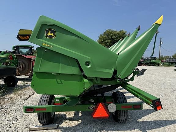 Image of John Deere C8R equipment image 2