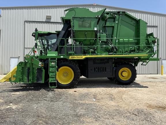 Image of John Deere CP770 equipment image 1