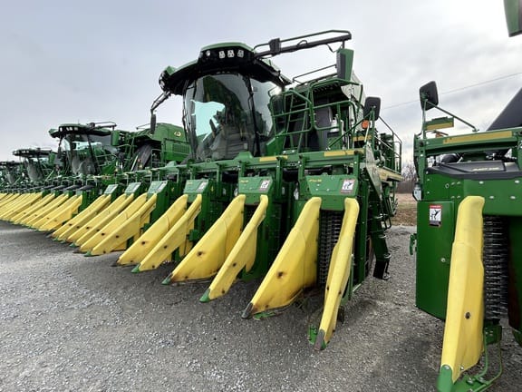 2023 John Deere CP770 Equipment Image0