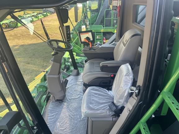 Image of John Deere CP770 equipment image 4