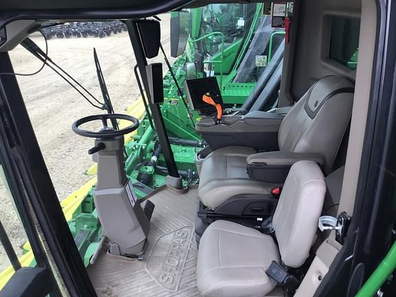 Image of John Deere CP770 equipment image 3