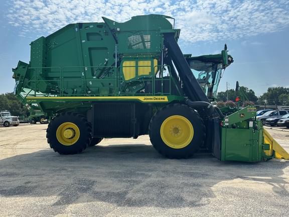 Image of John Deere CP770 equipment image 4