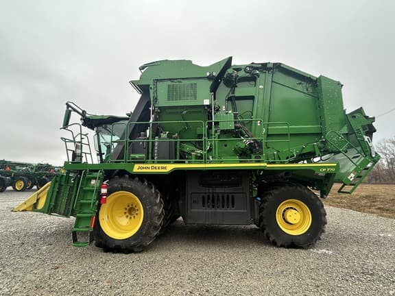 Image of John Deere CP770 equipment image 1