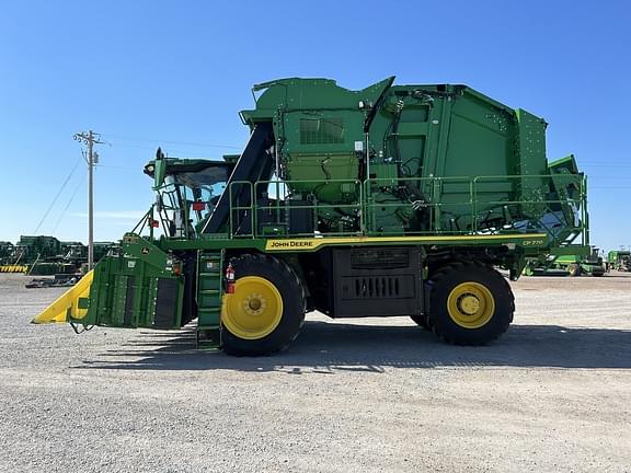 Image of John Deere CP770 equipment image 1