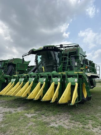 2023 John Deere CP770 Equipment Image0