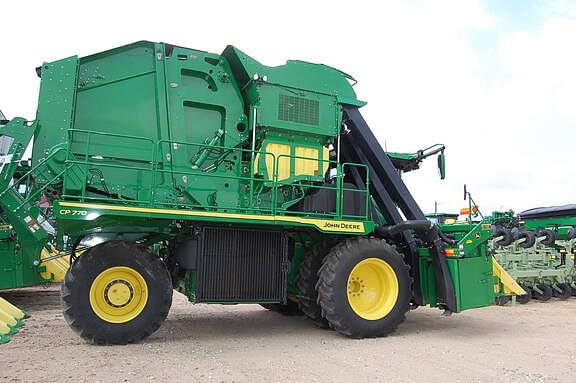 Image of John Deere CP770 equipment image 4