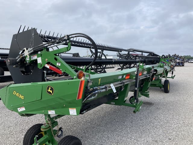 Image of John Deere D636 equipment image 4
