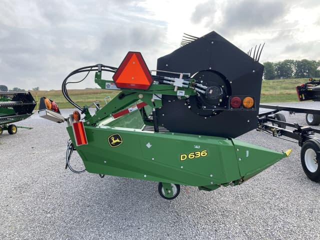 Image of John Deere D636 equipment image 1