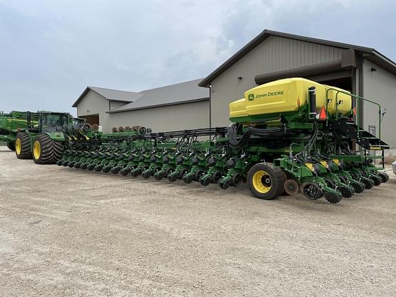 Image of John Deere DB120 equipment image 3