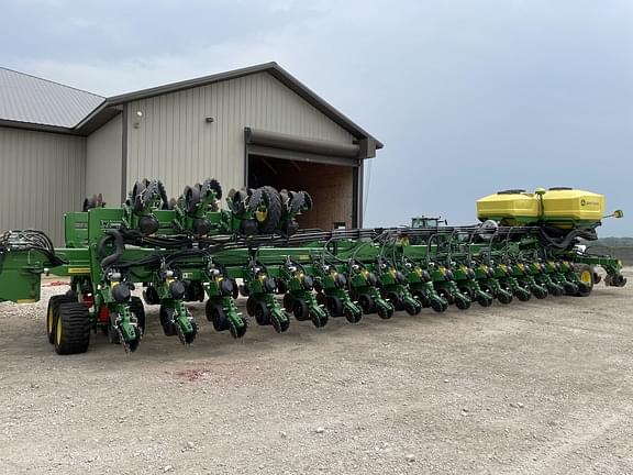 Image of John Deere DB120 equipment image 1