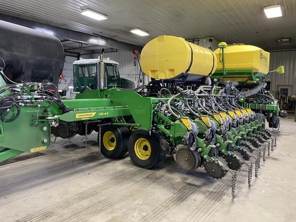 Image of John Deere DB44 Primary image