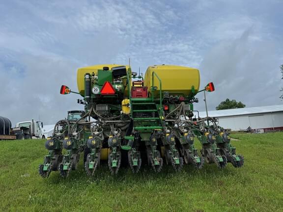 Image of John Deere DB60 equipment image 1