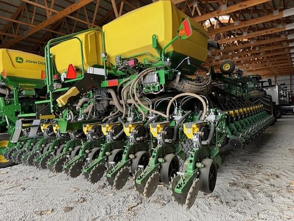 Image of John Deere DB60 equipment image 1