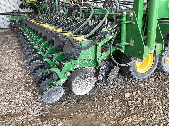 Image of John Deere DB60 equipment image 2