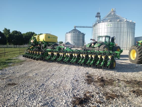 Image of John Deere DB60 equipment image 1