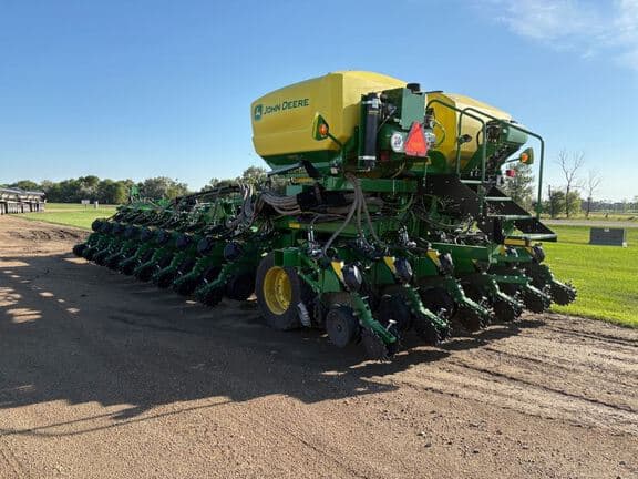 Image of John Deere DB60 equipment image 1