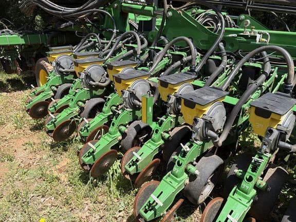 Image of John Deere DB60 equipment image 1