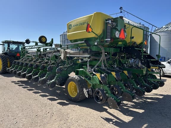 Image of John Deere DB60 equipment image 1