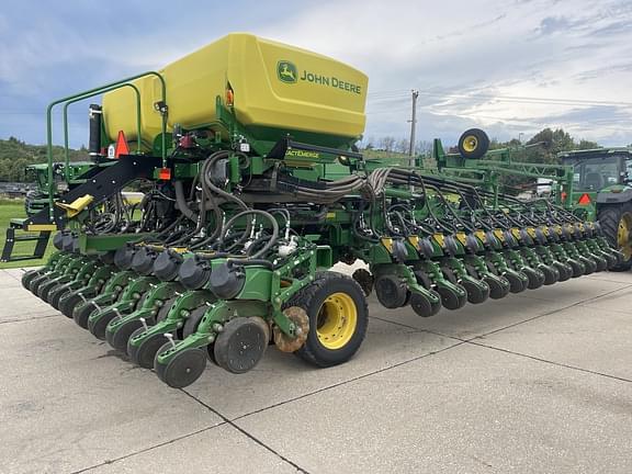 Image of John Deere DB60 Primary image