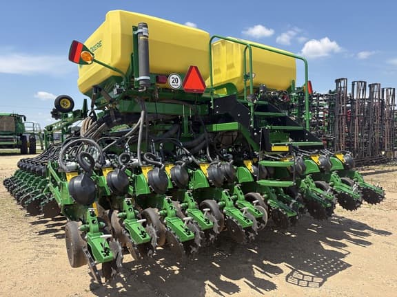 Image of John Deere DB60 equipment image 1