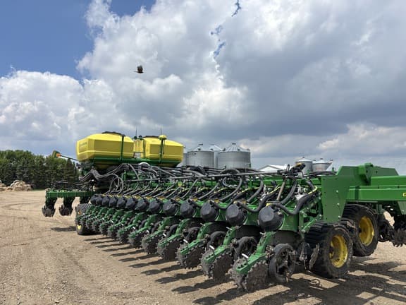 Image of John Deere DB66 equipment image 1