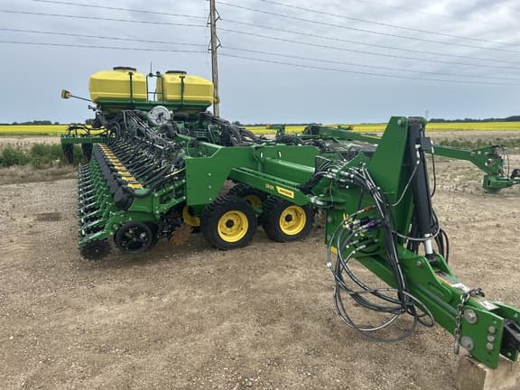 Image of John Deere DB66 equipment image 1
