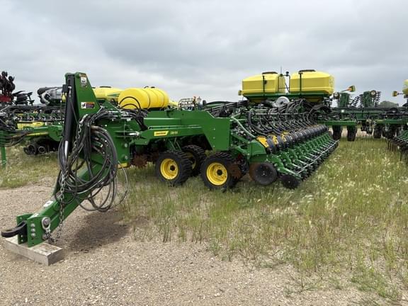 Image of John Deere DB66 Primary image