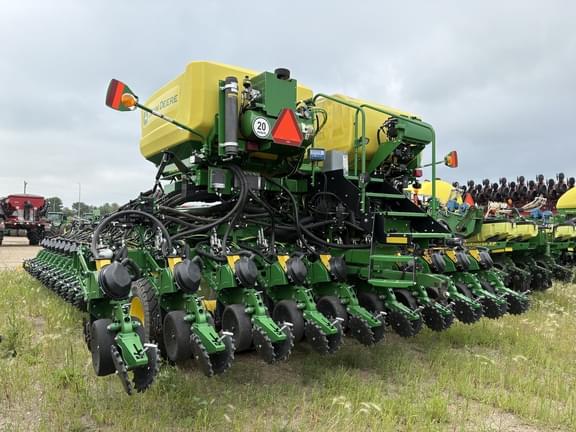 Image of John Deere DB66 equipment image 2
