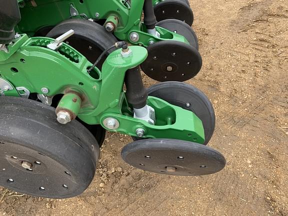Image of John Deere DB66 equipment image 2