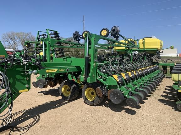 Image of John Deere DB66 equipment image 1