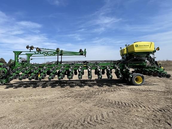Image of John Deere DB80 equipment image 1