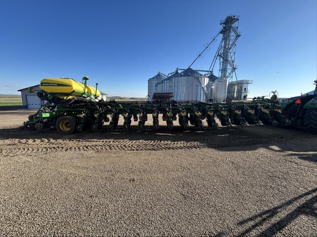 Image of John Deere DB90 equipment image 3