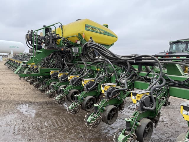 Image of John Deere DB90 equipment image 4