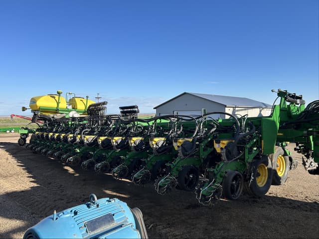 Image of John Deere DB90 equipment image 2