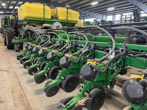 Image of John Deere DB90 equipment image 2