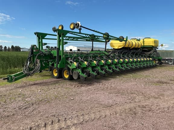 Image of John Deere DB90 equipment image 1