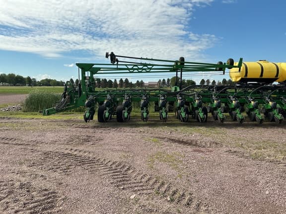 Image of John Deere DB90 equipment image 3