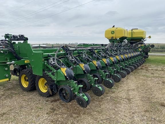 Image of John Deere DB90 equipment image 1