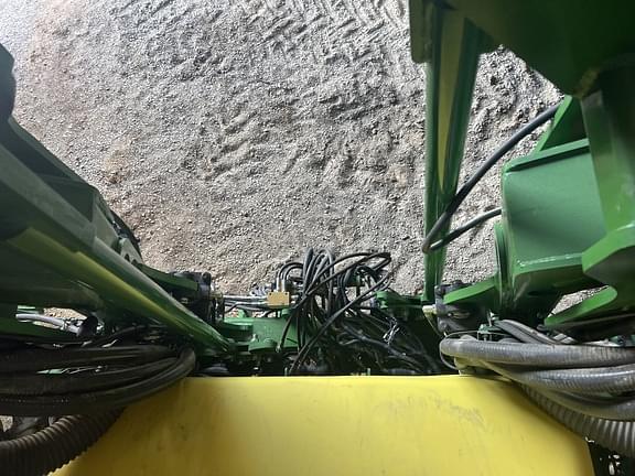 Image of John Deere DR12 equipment image 2