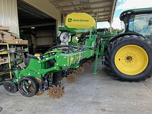 Main image John Deere DR12X 7