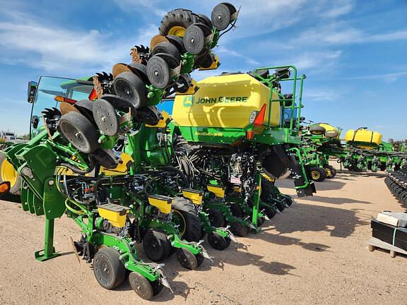 Image of John Deere DR16 equipment image 2